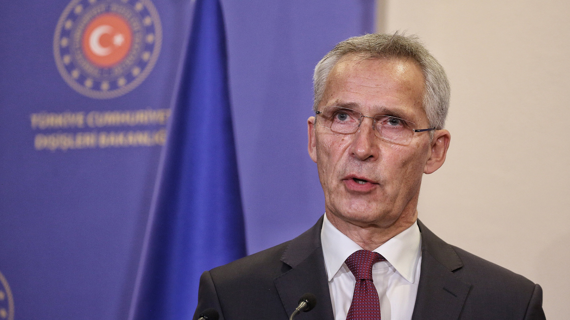 Генсек НАТО не убедил Анкару в необходимости немедленного принятия ...