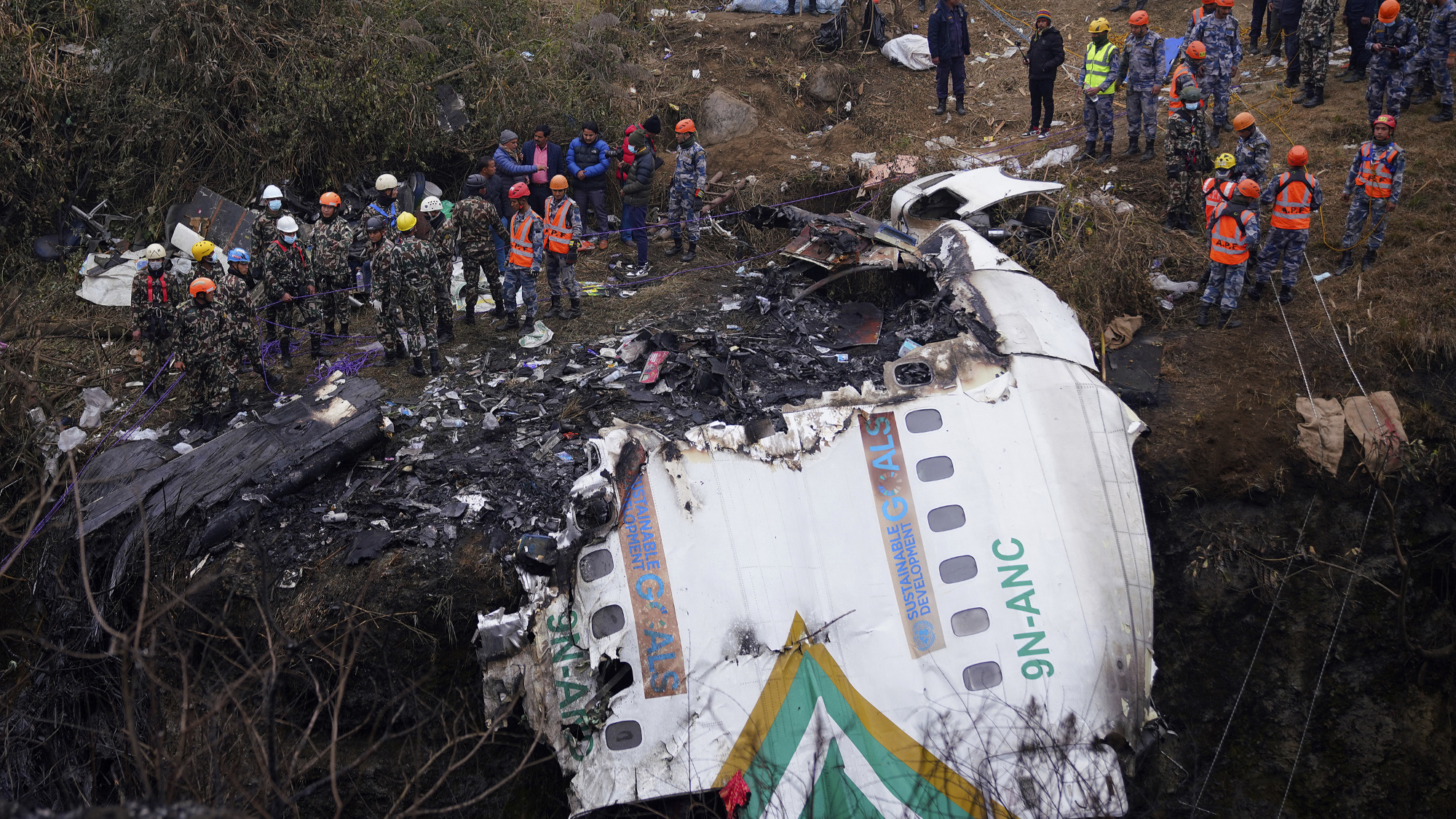 Авиакомпании катастрофы. Катастрофа АТР 72 В Непале. Катастрофа ATR 72 В Покхаре. Катастрофа ATR 72 В Тайбэе. Самолет разбился в Непале 2023.