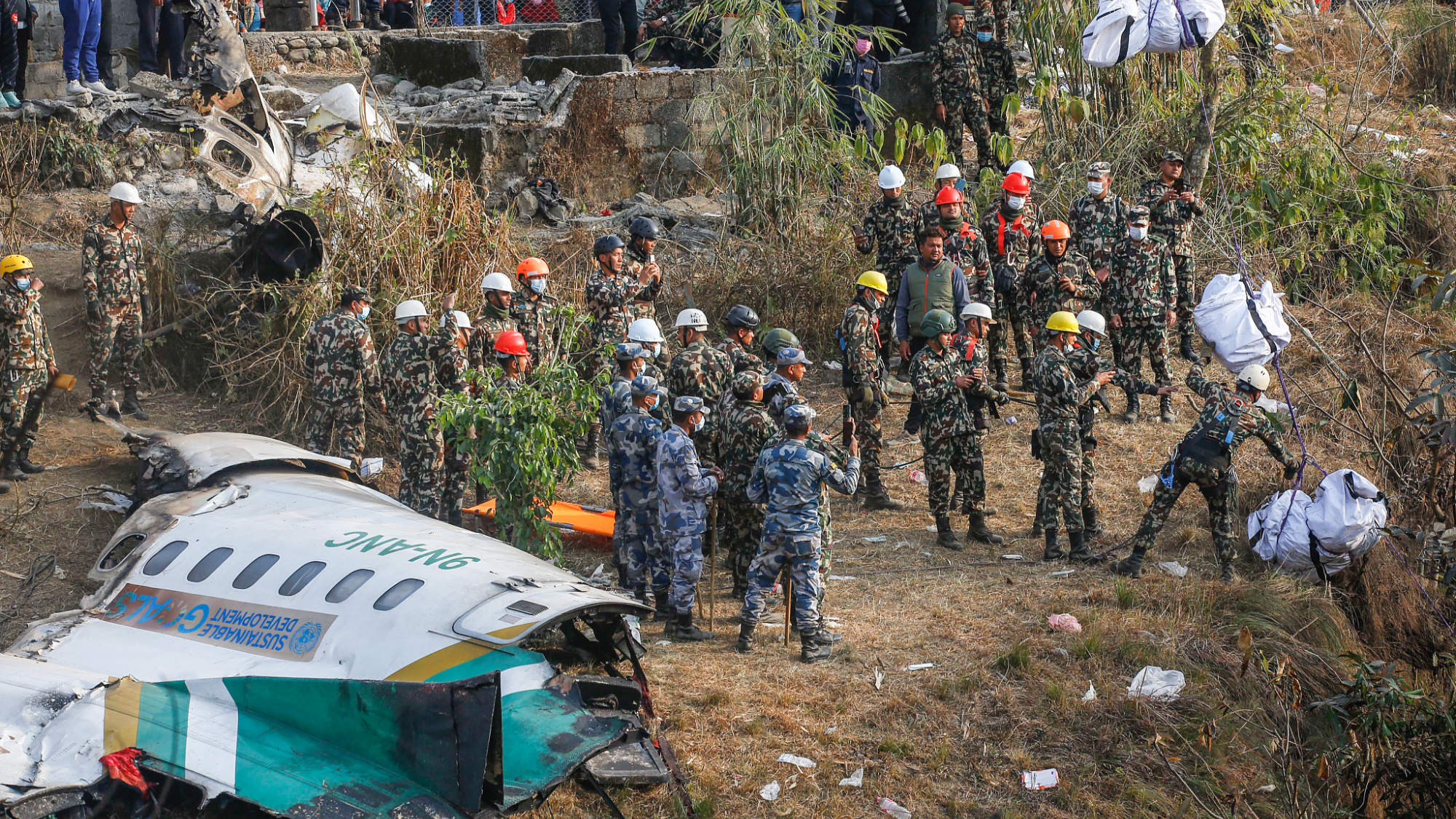 Самолет разбился погибло. Авиакатастрофа в Непале 2023. Катастрофа ATR 72 В Покхаре. АТР 72 Непал.